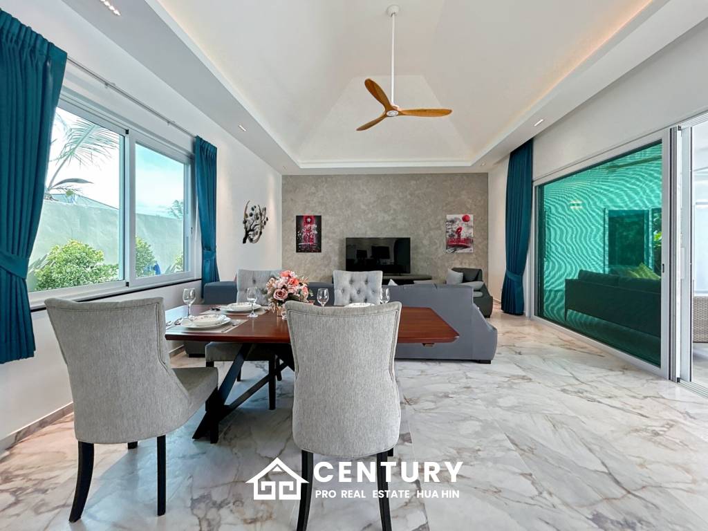 637 ตร.ม 3 เตียง 3 อาบน้ำ วิลล่า For ขาย