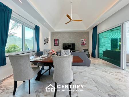 637 ตร.ม 3 เตียง 3 อาบน้ำ วิลล่า For ขาย