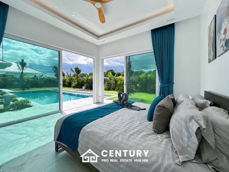 637 ตร.ม 3 เตียง 3 อาบน้ำ วิลล่า For ขาย