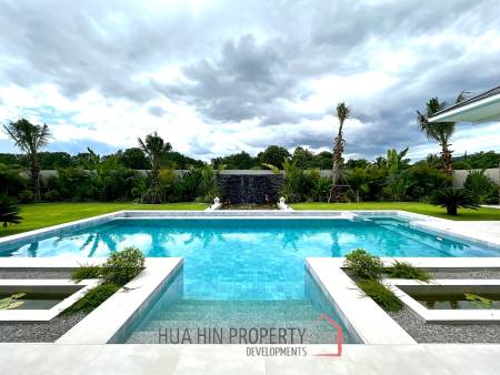 3 Bed 3 Bath 280 SQ.M Villa Palm Avenue 4