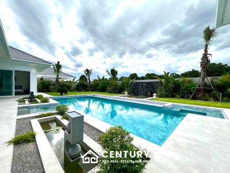 637 ตร.ม 3 เตียง 3 อาบน้ำ วิลล่า For ขาย