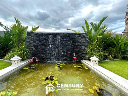 637 ตร.ม 3 เตียง 3 อาบน้ำ วิลล่า For ขาย