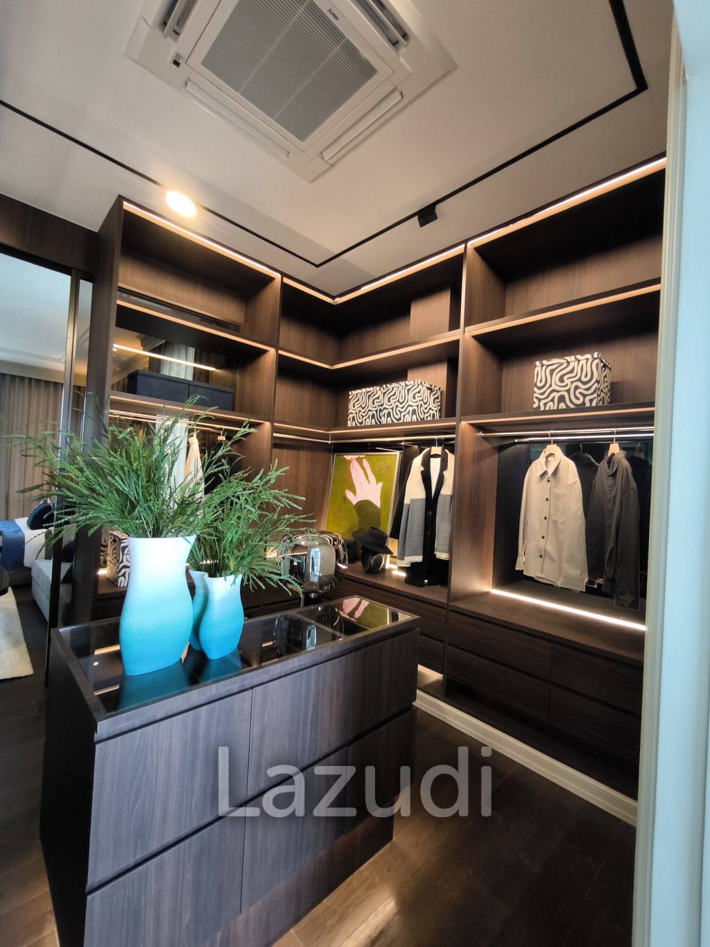 Ultra Luxury 6 Bedroom Detached House