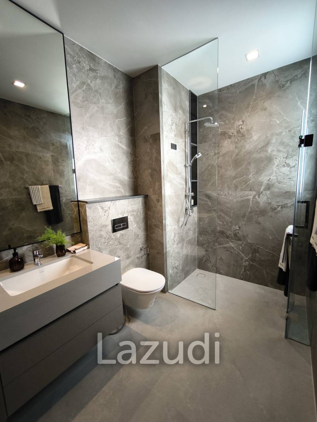 Ultra Luxury 6 Bedroom Detached House