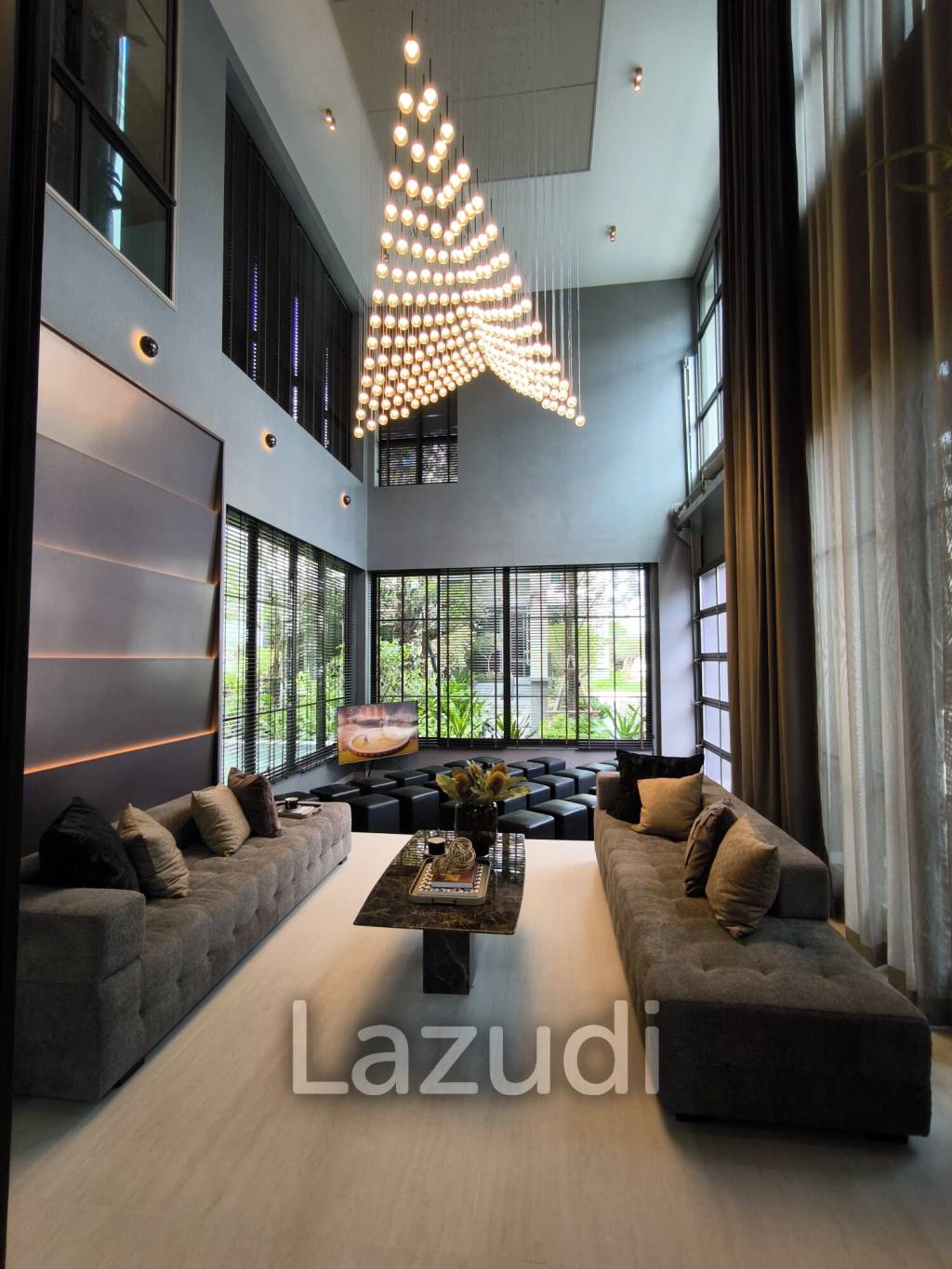 Ultra Luxury 6 Bedroom Detached House