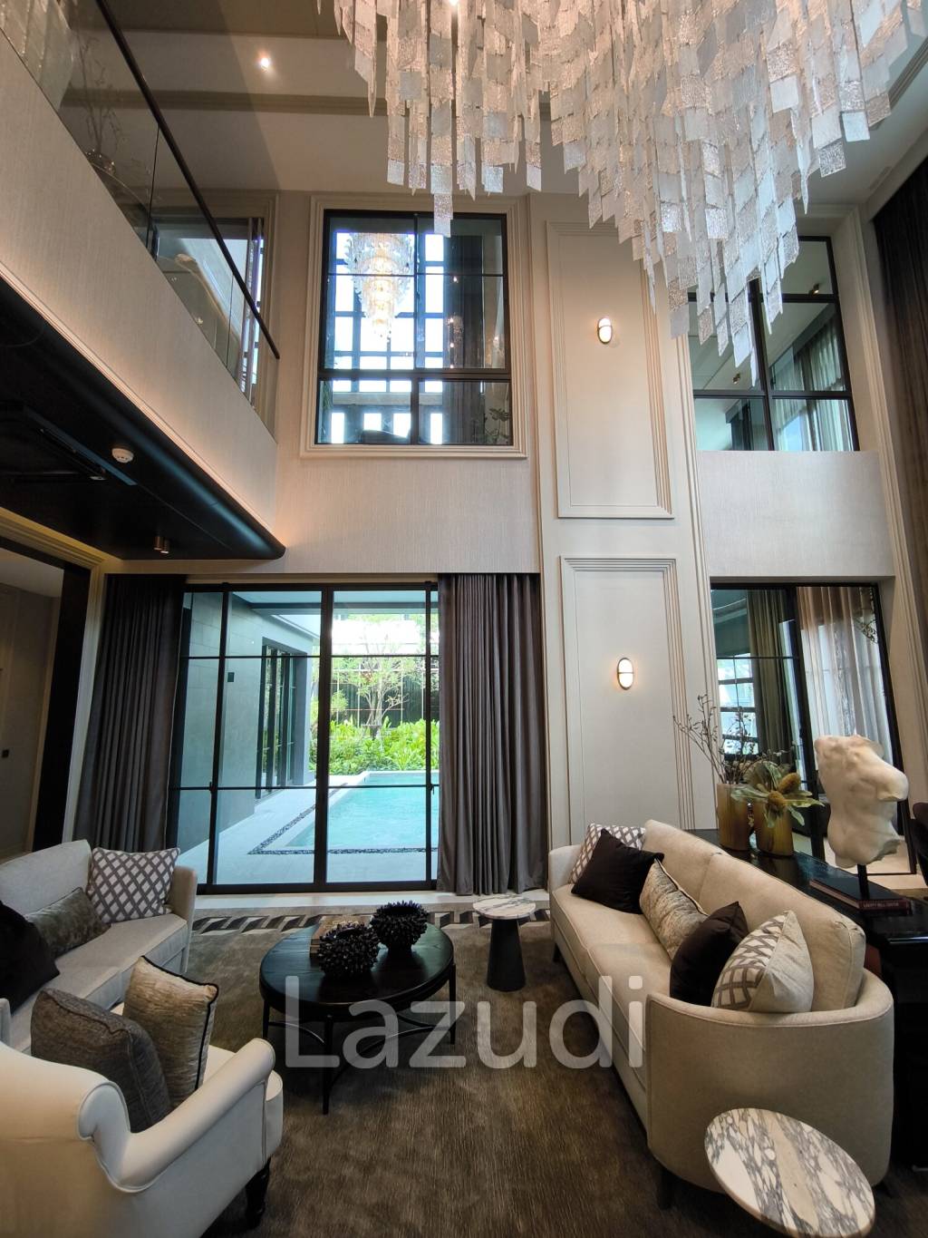 Ultra Luxury 6 Bedroom Detached House