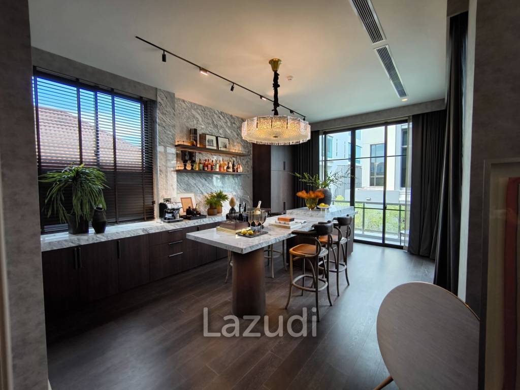 Ultra Luxury 6 Bedroom Detached House