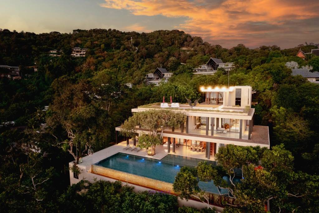 Villa Amarisa: Exquisite Clifftop Sanctuary on Millionaires Mile with Panoramic Andaman Sea Views