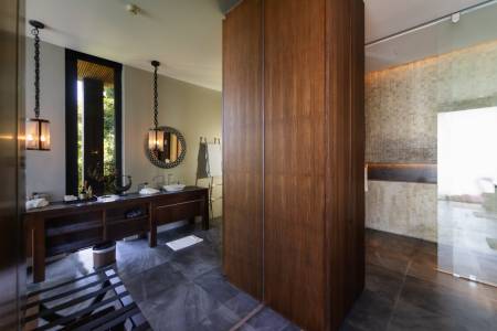 Villa Amarisa: Exquisite Clifftop Sanctuary on Millionaires Mile with Panoramic Andaman Sea Views Villa Amarisa: Exquisite Clifftop Sanctuary on Millionaires Mile with Panoramic Andaman Sea Views