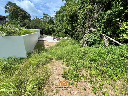 Secluded Land with Lush Greenery in Maret Ko Samui