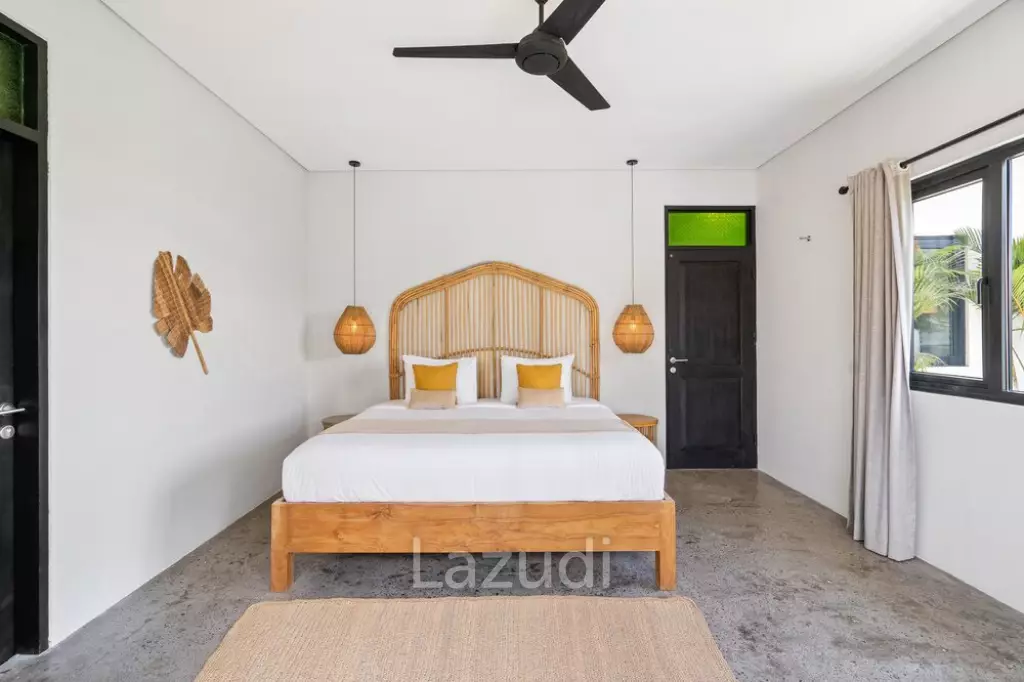 Stunning 5 Bedroom Villa in Prime Berawa – Great Investment Opportunity with Two Retail Shops