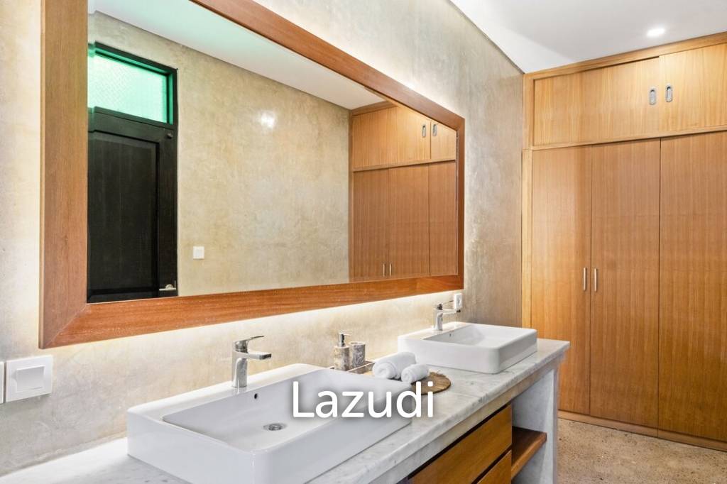 Stunning 5 Bedroom Villa in Prime Berawa – Great Investment Opportunity with Two Retail Shops