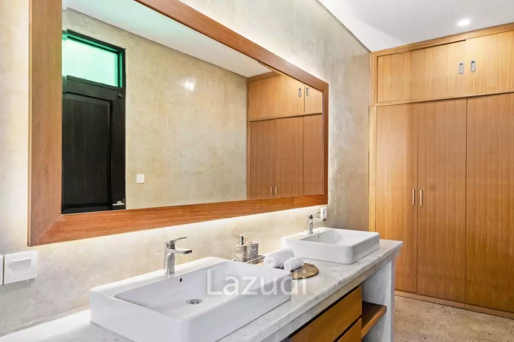 Stunning 5 Bedroom Villa in Prime Berawa – Great Investment Opportunity with Two Retail Shops