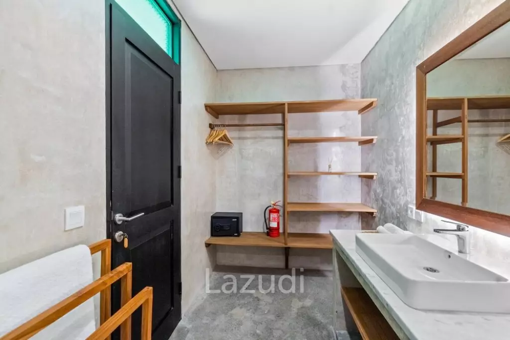 Stunning 5 Bedroom Villa in Prime Berawa – Great Investment Opportunity with Two Retail Shops