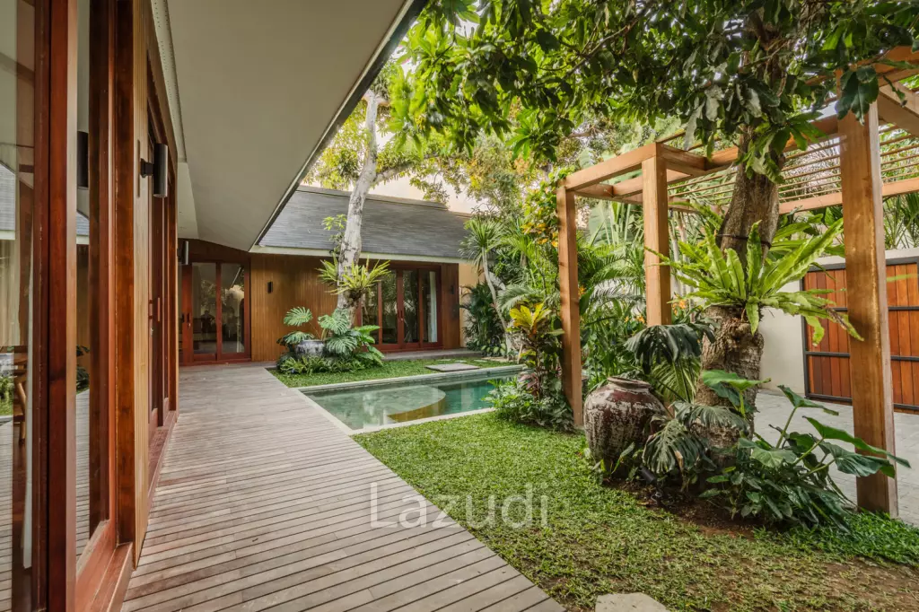 Luxury Bali Villa with Merbau Wood Finishes for Sale in Sanur