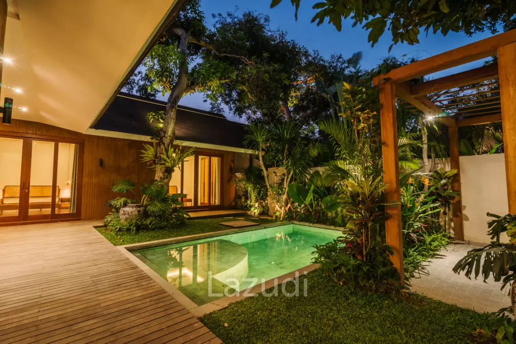 Luxury Bali Villa with Merbau Wood Finishes for Sale in Sanur