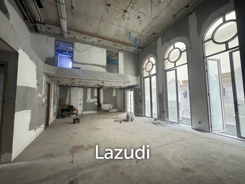[Bare Shell] 4 Bed 4 Bath 864 SQ.M Casa Ekkamai 28