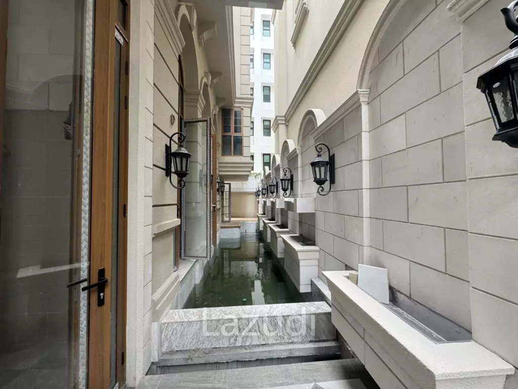 [Bare Shell] 4 Bed 4 Bath 864 SQ.M Casa Ekkamai 28
