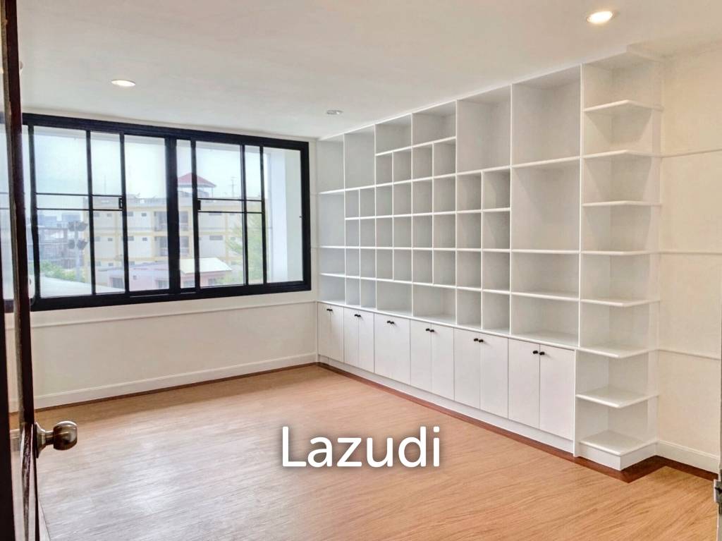 4 Bed 3 Bath Townhouse at Home Place Village