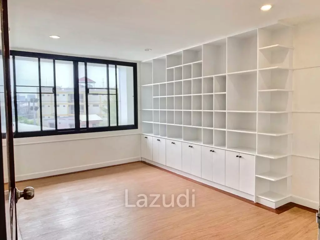 4 Bed 3 Bath Townhouse at Home Place Village