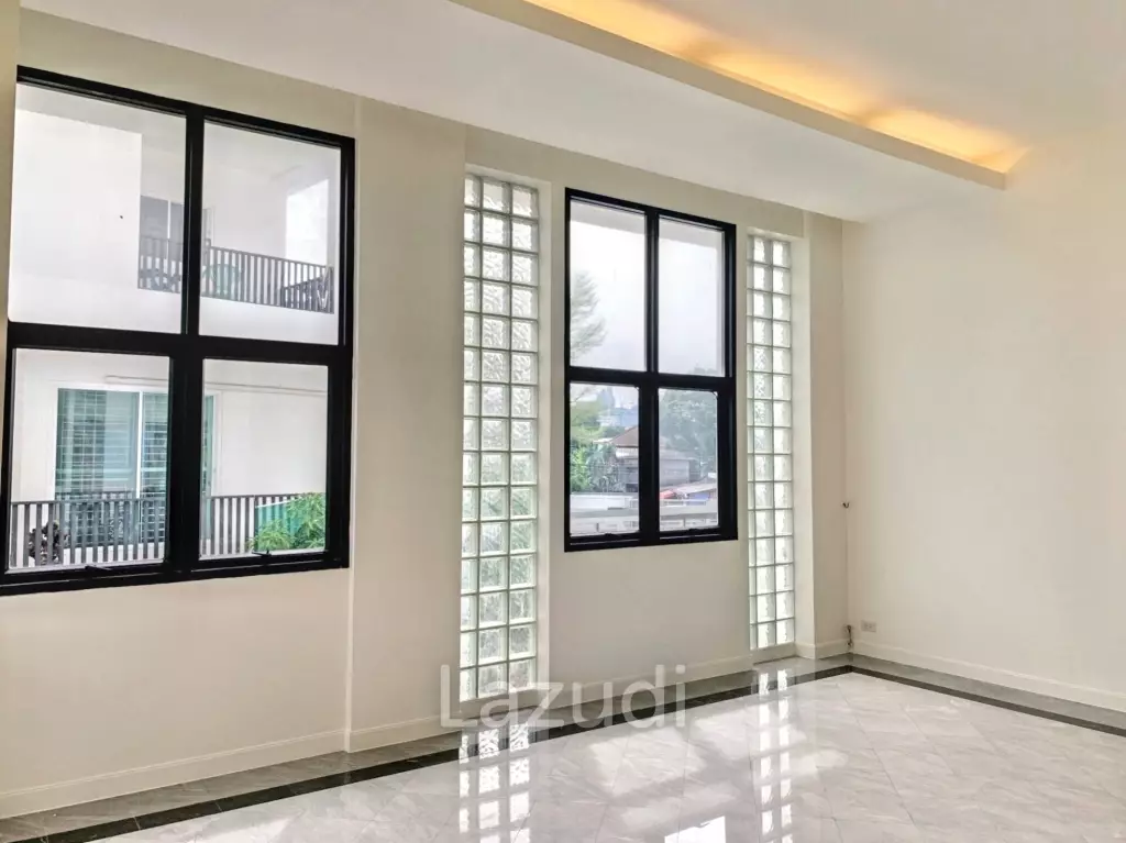 4 Bed 3 Bath Townhouse at Home Place Village