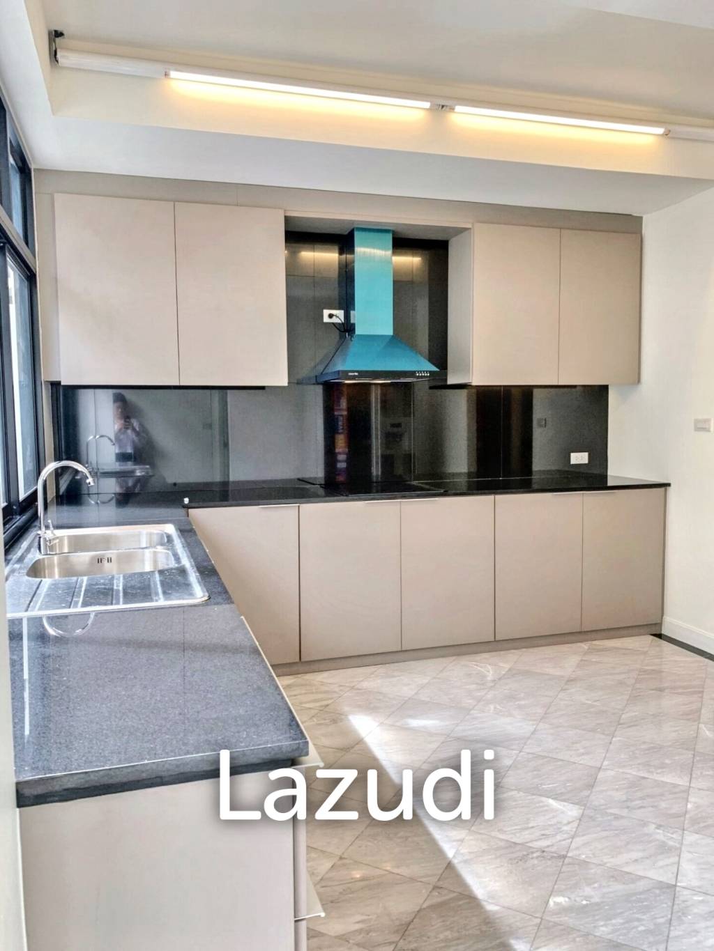 4 Bed 3 Bath Townhouse at Home Place Village