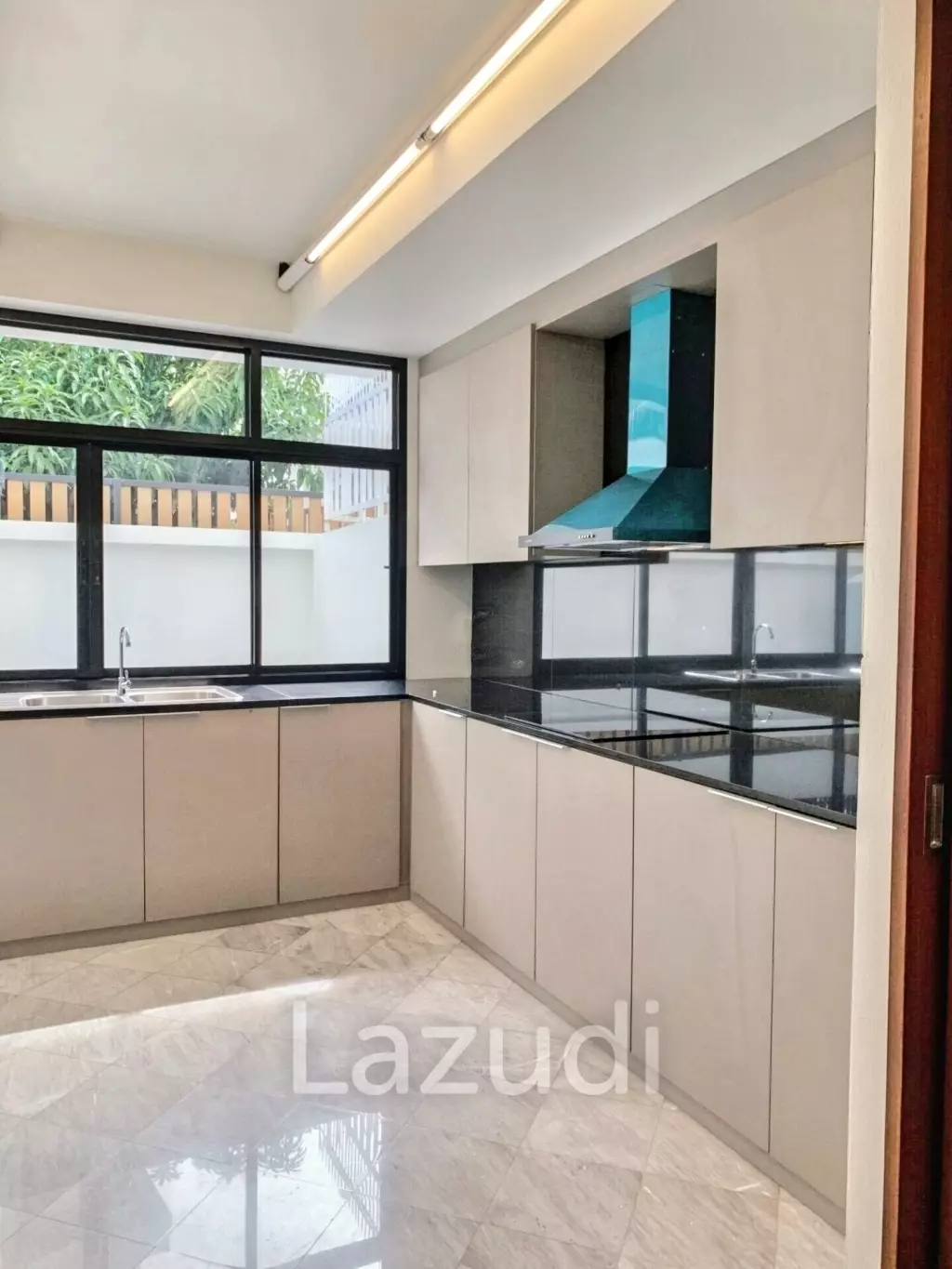 4 Bed 3 Bath Townhouse at Home Place Village