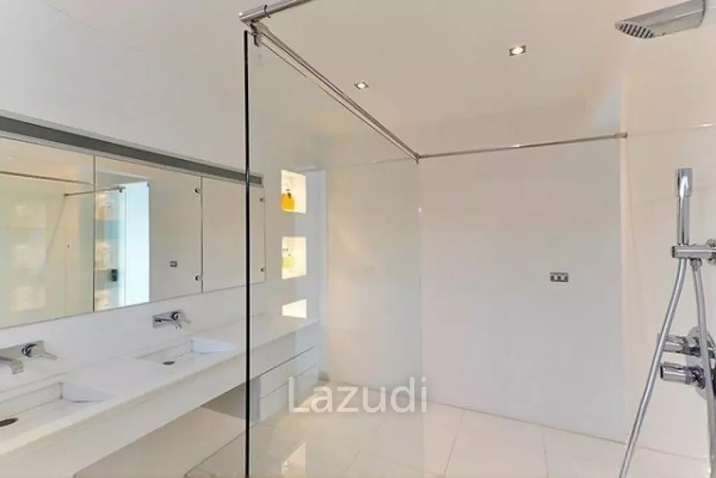 Modern 2-Story Villa with Pool in Hua Hin