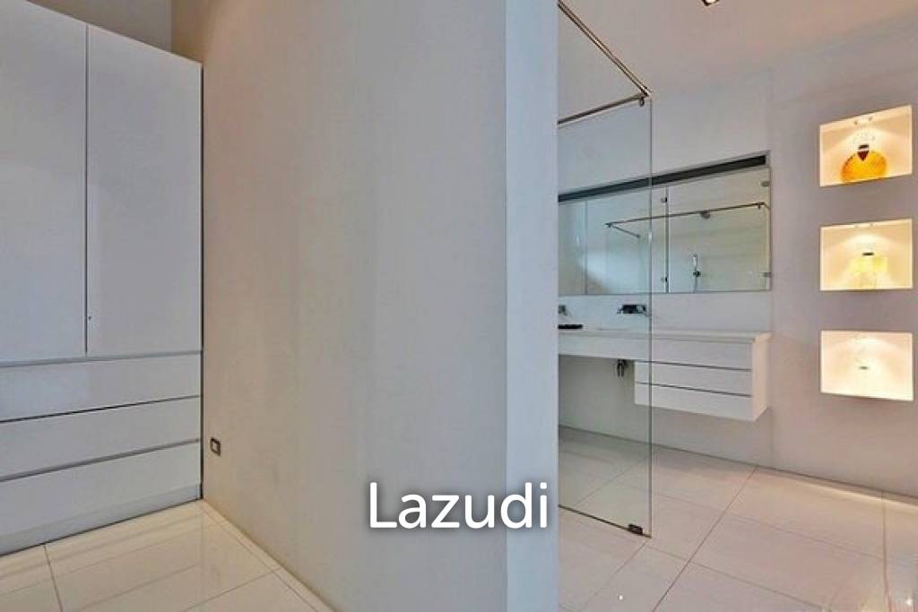 Modern 2-Story Villa with Pool in Hua Hin