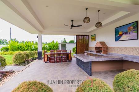 Luxury Independent 5 Bed Pool Villa in Thap Tai