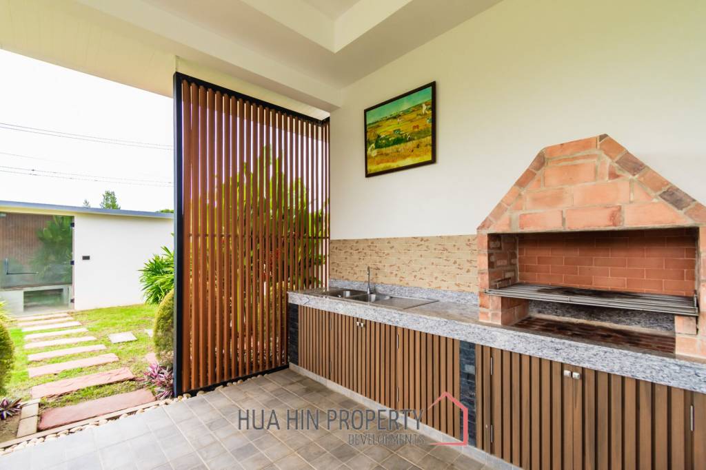 Luxury Independent 5 Bed Pool Villa in Thap Tai