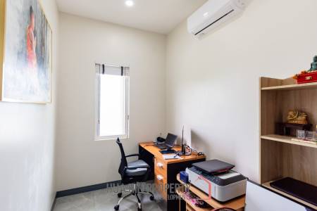 Luxury Independent 5 Bed Pool Villa in Thap Tai