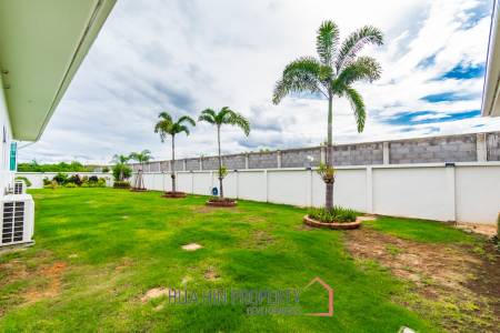 Luxury Independent 5 Bed Pool Villa in Thap Tai