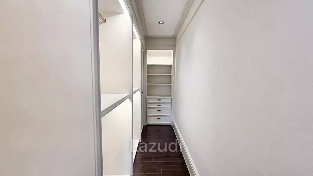 3 Bedrooms 3 Bathrooms 386 SQ.M Baan Lux Sathon