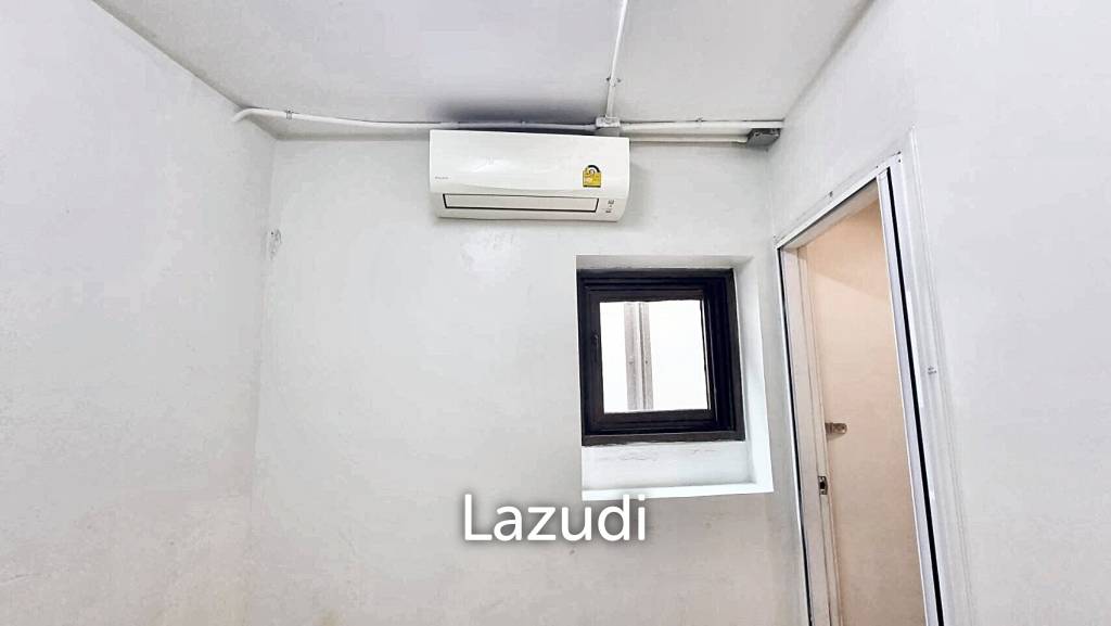 3 Bedrooms 3 Bathrooms 386 SQ.M Baan Lux Sathon