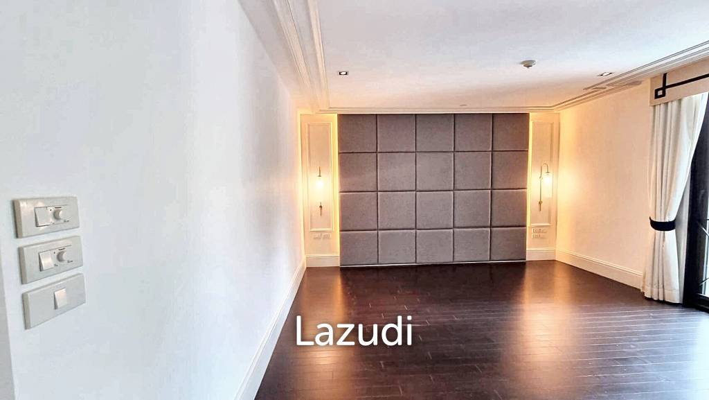 3 Bedrooms 3 Bathrooms 386 SQ.M Baan Lux Sathon