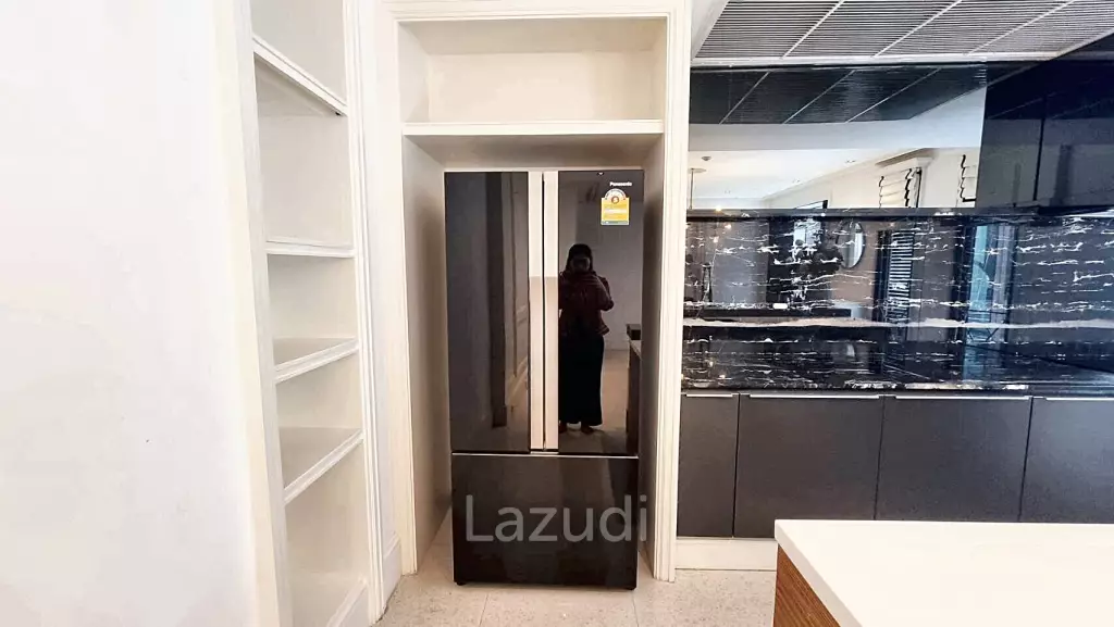 3 Bedrooms 3 Bathrooms 386 SQ.M Baan Lux Sathon