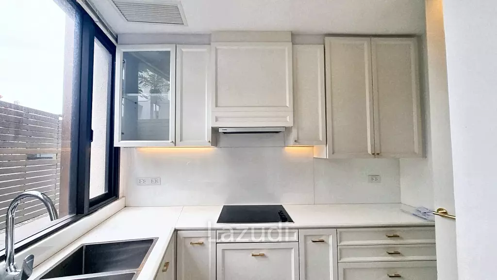 3 Bedrooms 3 Bathrooms 386 SQ.M Baan Lux Sathon