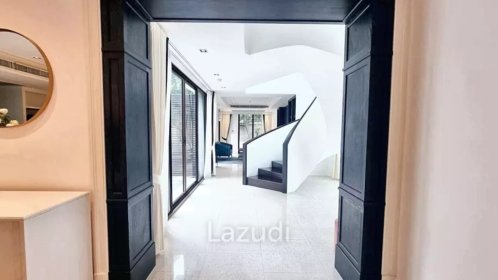 3 Bedrooms 3 Bathrooms 386 SQ.M Baan Lux Sathon