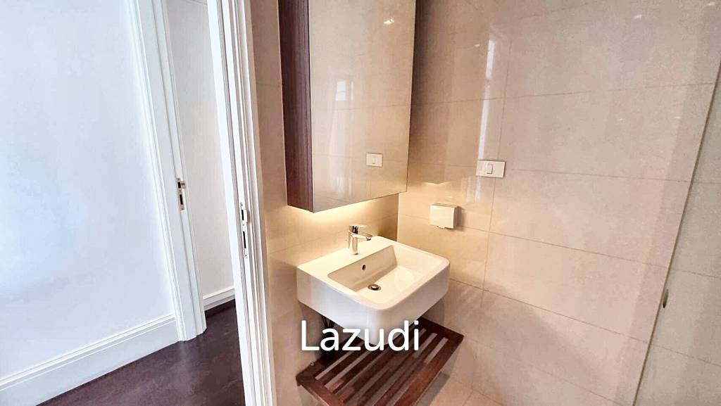 3 Bedrooms 3 Bathrooms 386 SQ.M Baan Lux Sathon