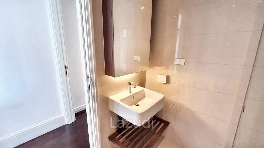 3 Bedrooms 3 Bathrooms 386 SQ.M Baan Lux Sathon