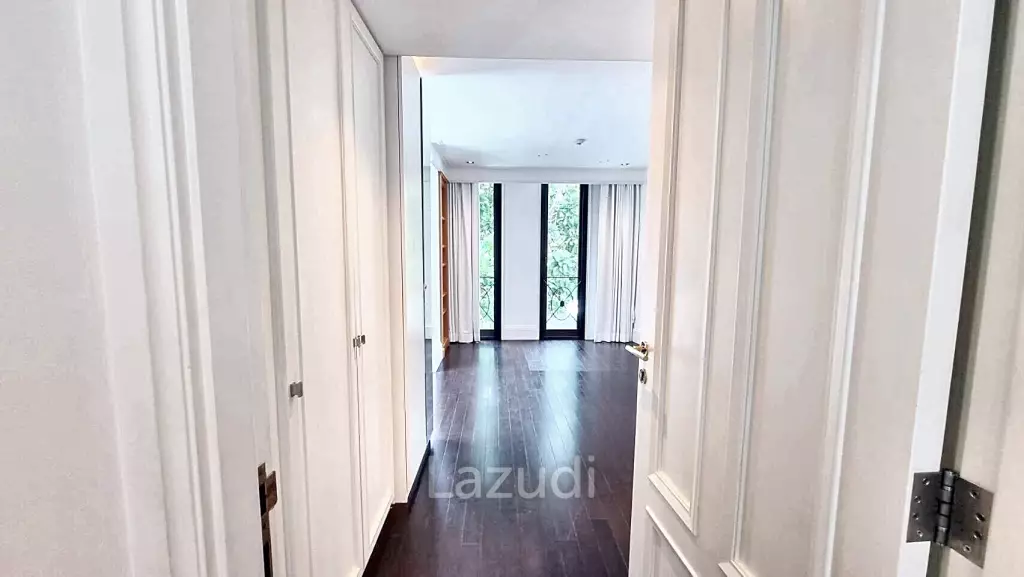 3 Bedrooms 3 Bathrooms 386 SQ.M Baan Lux Sathon