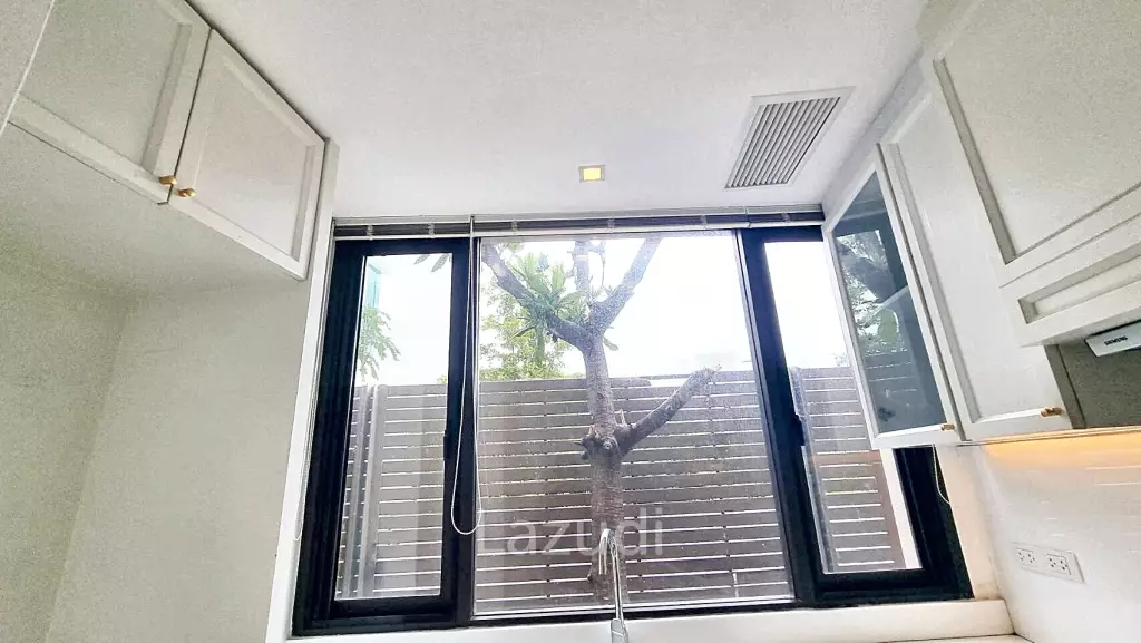 3 Bedrooms 3 Bathrooms 386 SQ.M Baan Lux Sathon