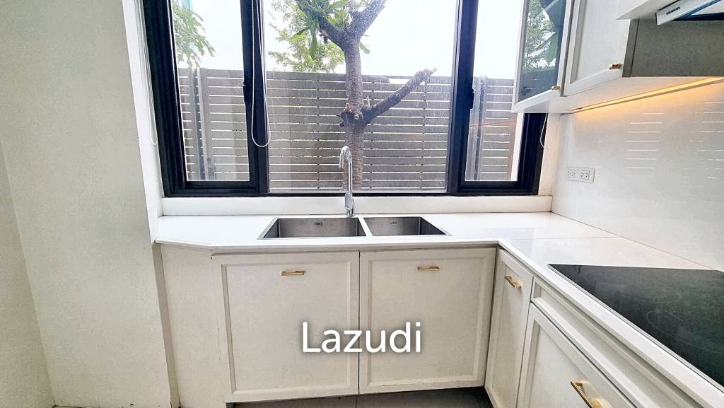 3 Bedrooms 3 Bathrooms 386 SQ.M Baan Lux Sathon
