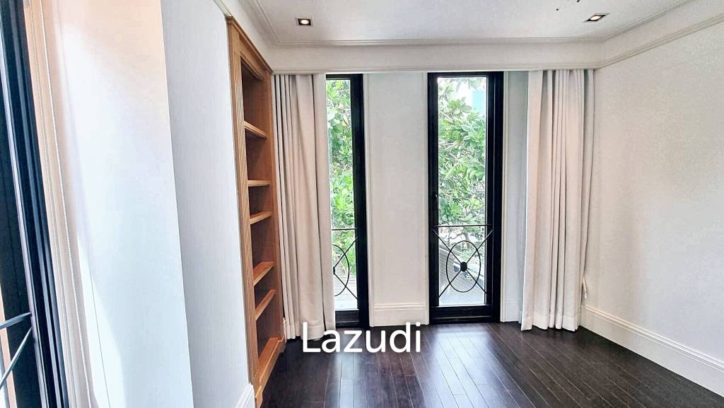 3 Bedrooms 3 Bathrooms 386 SQ.M Baan Lux Sathon
