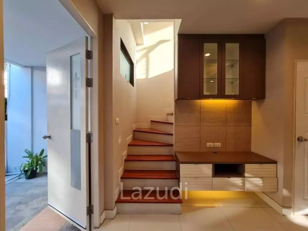 Luxury Home Office for rent in Sukhumvit 97