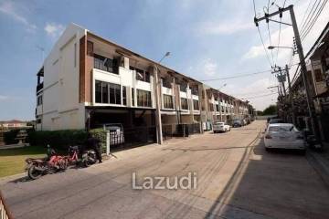 Luxury Home Office for rent in Sukhumvit 97