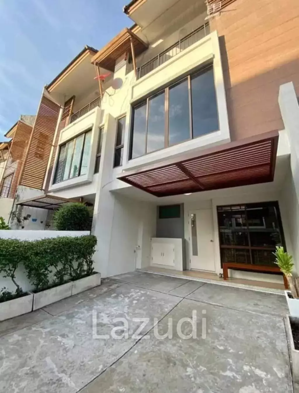 Luxury Home Office for rent in Sukhumvit 97