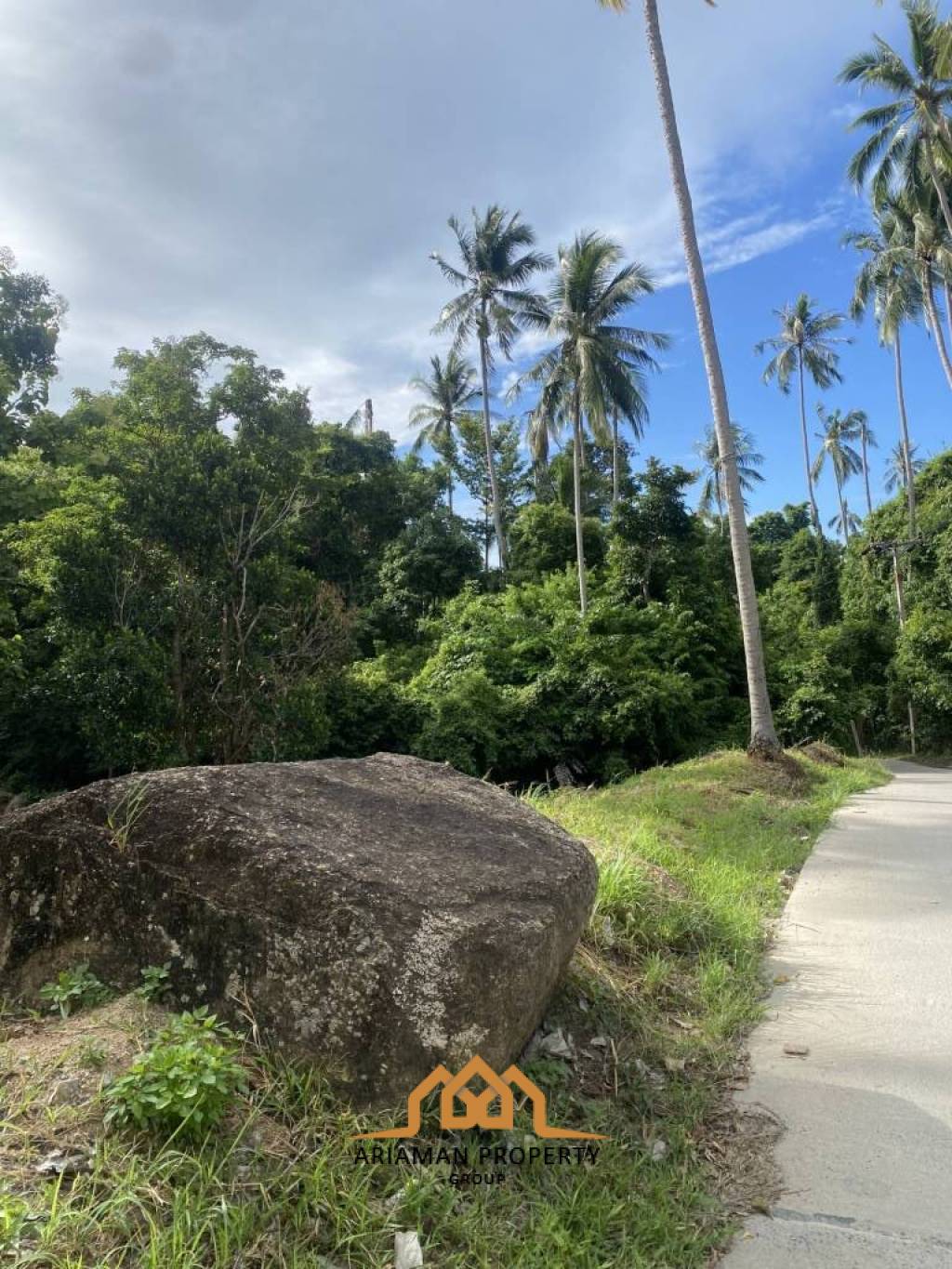 9 Rai of Scenic Freehold Land in Lamai Ko Samui for Sale