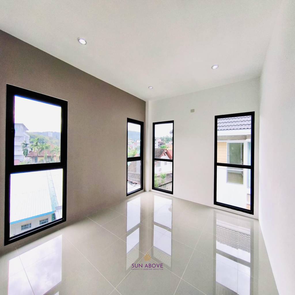 Modern 3 Bedroom Detached Home in Ratsada Phuket